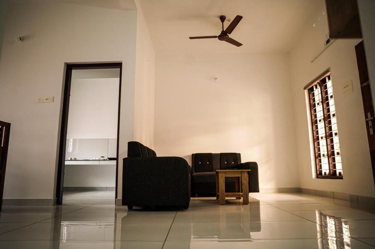Shimano Square Guest House วาร์คาลา ภายนอก รูปภาพ