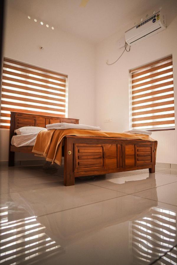 Shimano Square Guest House วาร์คาลา ภายนอก รูปภาพ