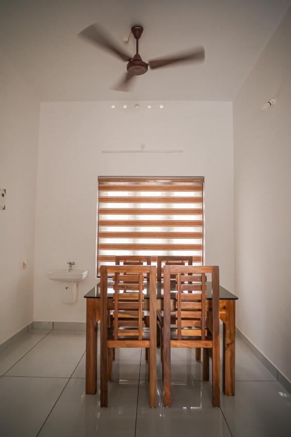 Shimano Square Guest House วาร์คาลา ภายนอก รูปภาพ
