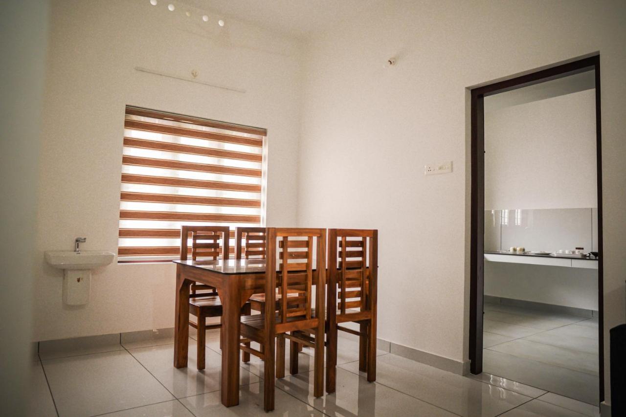 Shimano Square Guest House วาร์คาลา ภายนอก รูปภาพ